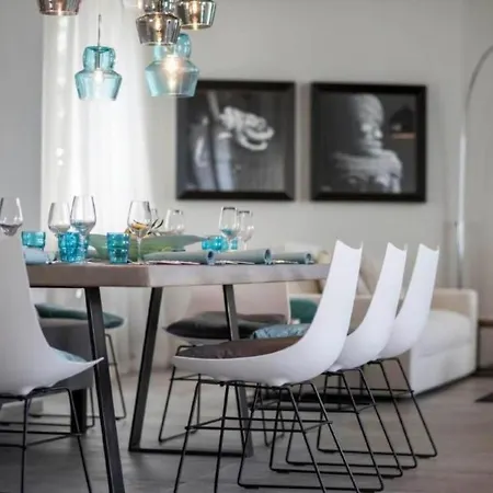 Am Gardasee Mit Privatem Badesteg By Interhome بيت للعطل كاستيليتو دو برينزون