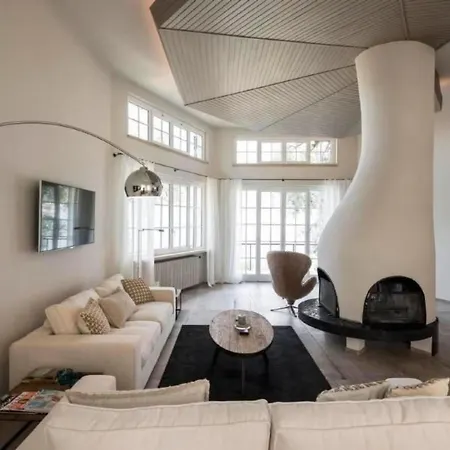 Am Gardasee Mit Privatem Badesteg By Interhome بيت للعطل *