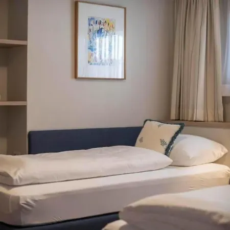 Am Gardasee Mit Privatem Badesteg By Interhome بيت للعطل كاستيليتو دو برينزون