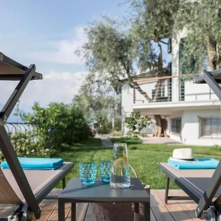 Am Gardasee Mit Privatem Badesteg By Interhome